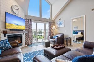 Family-Friendly, Fishing, & Fun w 2 Pools, Views, Boat Slip & Launch