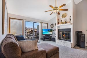 Amazing Lakefront Pool On Coveted Horseshoe Bend!