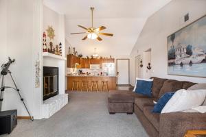 Amazing Lakefront Pool On Coveted Horseshoe Bend!