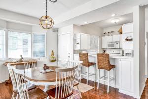 Breathtaking Views - Two Pools - Enclosed Balcony