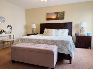 Direct Gulf Views - Beachfront Stay at Tamarind