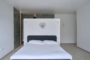 Paris Premium Family House