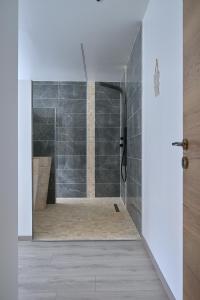 Paris Premium Family House