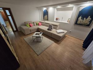 Milena&Nikola cosy and spacious apartment