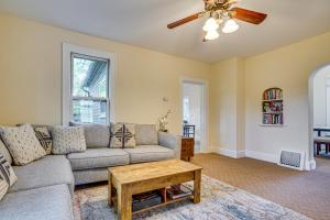 Near Colleges Pet-Friendly Duplex in Northfield!