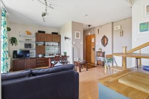 Large and modern apartment with free parking spot