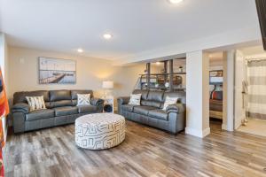 Private Dock & Fireplace Steps from Osage Beach