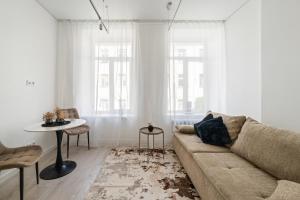 Close to Old Town & Amenities 1