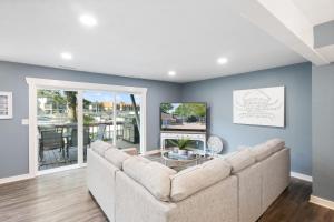 Walk to The Strip! Great Cove Water for Lake Fun