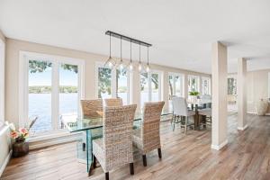 Two Homes, Large Deck, Firepit, Central Location