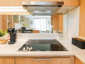 HOM l Las Condes 2D2B Metro Alcantara con Parking