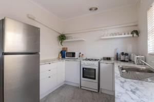 Gem Apartment 4 - Courtyard I Beach I Wifi I Cafes