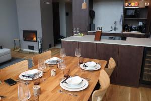 Villa Priddy-Lapland Luxury with hot tub and sauna