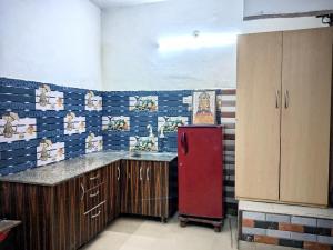 Vrindavan Divine Hut near Prem Mandir and Iskcon