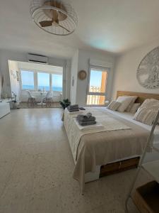 Apartment Perla Blanca mit Pool und Meerblick