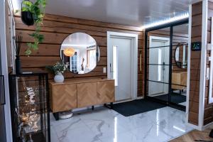 Captains Riverside Villa - Jacuzzi - BBQ Hut - ROVANIEMI