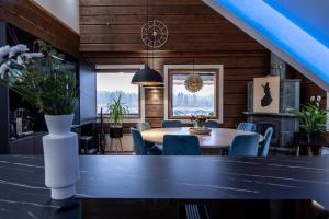 Captains Riverside Villa - Jacuzzi - BBQ Hut - ROVANIEMI