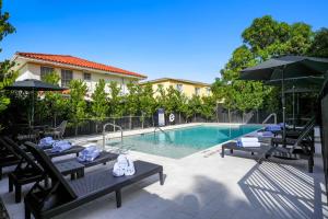 Prestige Retreat by Renzzi
