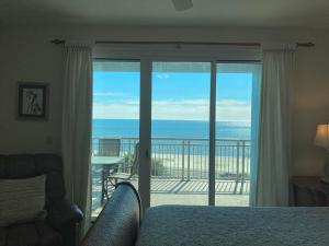 Spacious Beachview End Unit in Legacy Tower 1-501 - 3 bedroom 3 bath condo