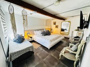 hotel campestre cerca del aeropuerto vía autopista Medellín Bogotá