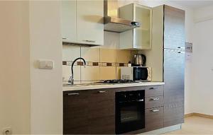 1 Bedroom Beautiful Apartment In Vrsi