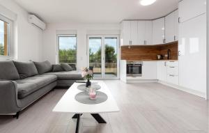 Nice Apartment In Vir With Heated Swimming Pool