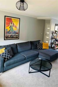 Modern townhouse, walking distance to town centre