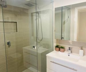 Modern townhouse, walking distance to town centre