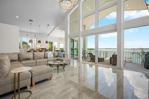 Lemon Bay Luxe – Dock, Beach & Manasota Vibes