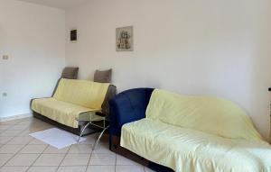 1 Bedroom Nice Apartment In Lopar