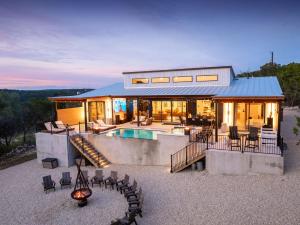 Heated Infinity Pool & Hot Tub Stunning Views for the Family