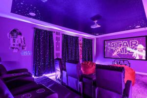 9 MI to Disney w Pool Cinema & FREE Waterpark