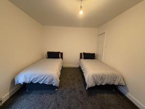 Central Luton, Guest House