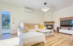 1 Bedroom Nice Apartment In Recco