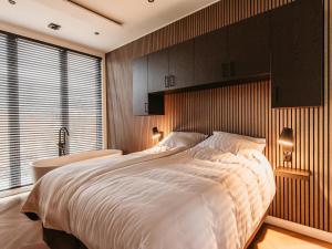 Stylish Holiday Home with Garden Space