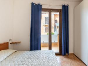 apartment in a residence with private patio img13