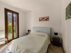 Modern apartment in Badesi with garden