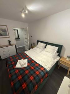 Trzy pokojowe mieszkanie przy UMK ,kilka przystanków od starego Miasta