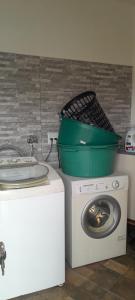 Refuge 100m from the Beach - Complete