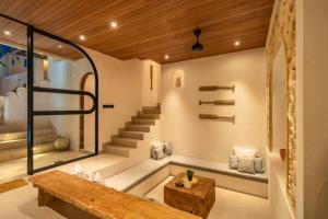 Omarosa Stunning 3 BR Private Pool Villa ZN352