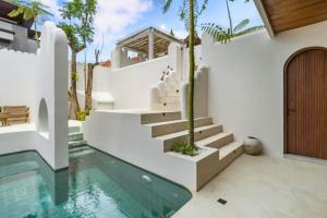 Omarosa Stunning 3 BR Private Pool Villa ZN352
