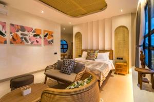 Omarosa Stunning 3 BR Private Pool Villa ZN352