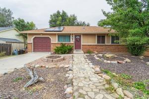 One Level Home Near Downtown Hot Tub