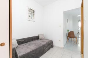 Apartments with parking space Zivogosce - Blato, Makarska - 22253