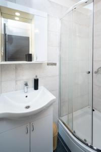 Apartments with parking space Nin, Zadar - 22265