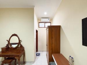 Urbanview Noja Guest House near Living World Denpasar