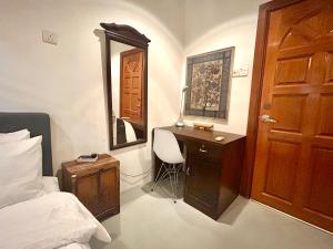 Chic Designer Family Rooms in Shared Bungalow near LRT SS1 PJ