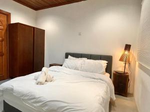 Chic Designer 3 Rooms Shared Bungalow near LRT SS1 PJ