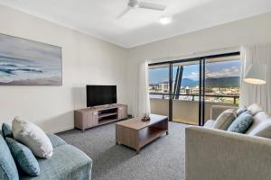 Courthouse Suite - Spacious Haven near Cairns Lagoon