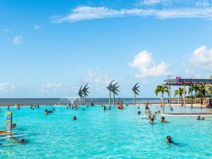 Courthouse Suite - Spacious Haven near Cairns Lagoon